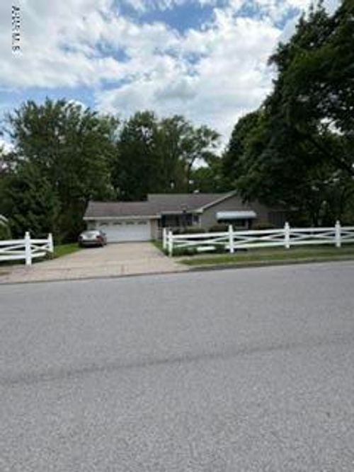 100 Lynndale Road, Altoona, PA, 16602 | Card Image