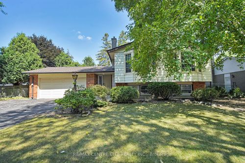 937 Fontaine Rd, London, ON, N6H4H6 | Card Image