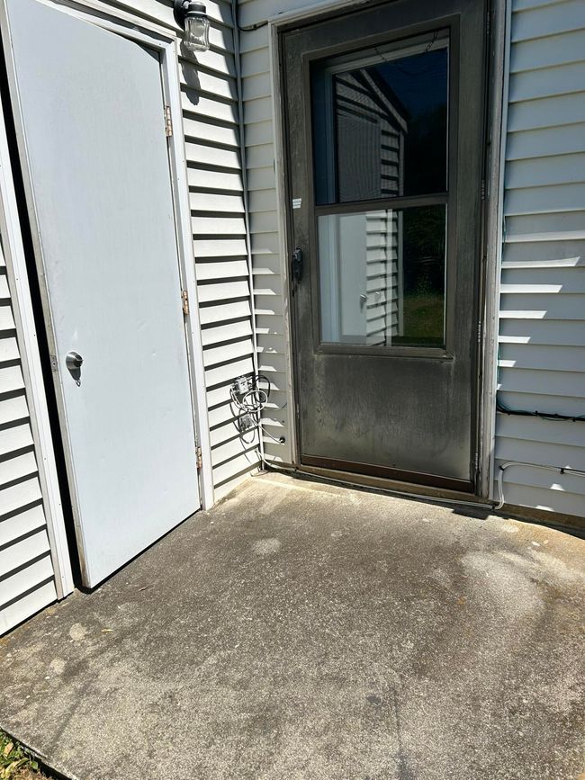 Back Patio & Storage | Image 20