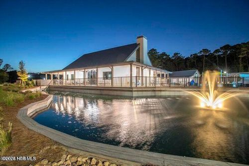 102 Freedom Park Rd, Beaufort, NC, 28516-2487 | Card Image