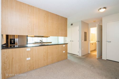 unit-507-9655 Woods Dr, Skokie, IL, 60077-4421 | Card Image