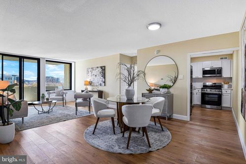 n508-300 M St Sw, WASHINGTON, DC, 20024-4019 | Card Image