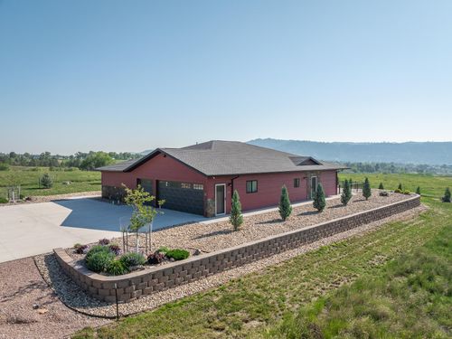 215 Meadowlark Dr, Hot Springs, SD, 57747-5203 | Card Image