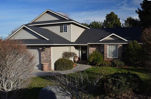 3024 Charity Ct, Kennewick, WA, 99338-7320 | Card Image