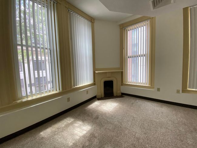 APT-214 - 30 Hanover St, Condo with 2 bedrooms, 1 bathrooms and null parking in Manchester NH | Image 24