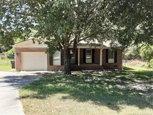 870 Santiato Dr, Fayetteville, NC, 28314-6513 | Card Image