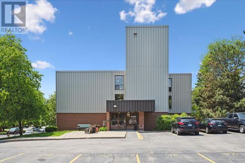 411-7 Ajax Street, Guelph (Junction/Onward Willow), ON, N1H2A9 | Card Image