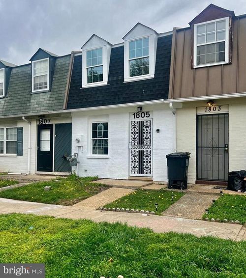 1805 Village Green Dr, LANDOVER, MD, 20785-4116 | Card Image