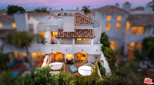9-6435 Zumirez Dr, Malibu, CA, 90265-4059 | Card Image