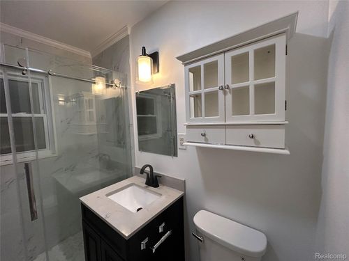 28404 Alger Blvd, Madison Heights, MI, 48071-4555 | Card Image