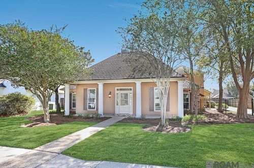 10754 Hillglen Ave, Baton Rouge, LA, 70810-7062 | Card Image