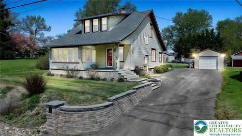 2939 N Old Bethlehem Pike, Quakertown, PA, 18951-6807 | Card Image