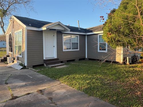 301 N Avenue C, Freeport, TX, 77541-4231 | Card Image