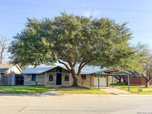 904 W West St, Stockdale, TX, 78160-5918 | Card Image