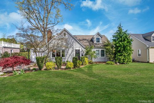 16 Glen Lane, Oyster Bay, NY, 11545 | Card Image