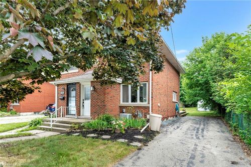 a-195 Erb St E, Waterloo, ON, N2J1M7 | Card Image