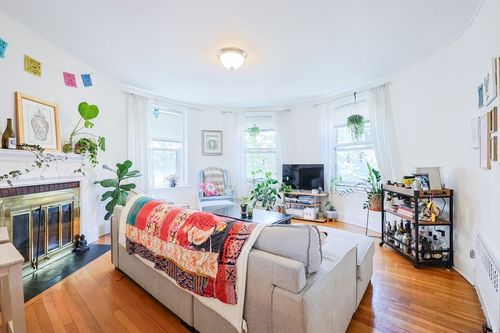 apt-3-33 Saint Paul St, Brookline, MA, 02446-6531 | Card Image