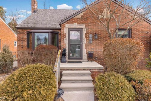 24440 Phlox Ave, Eastpointe, MI, 48021-1113 | Card Image