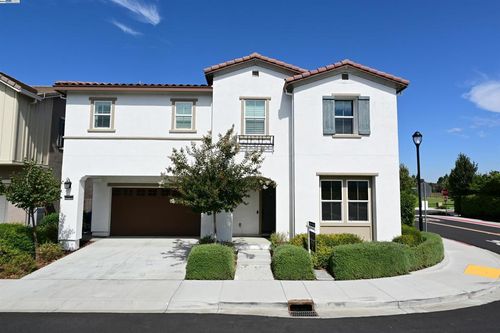 39490 N Darner, Newark, CA, 94560-5541 | Card Image