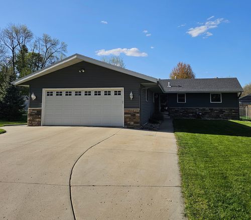 2026 5th St Sw, Willmar, MN, 56201-5204 | Card Image