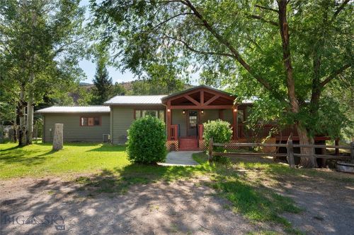 1045 Us Highway 89 S, Gardiner, MT, 59030-9313 | Card Image