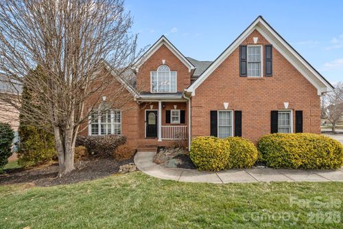 132 Tenth Green Ct, Statesville, NC, 28677-9768 | Card Image