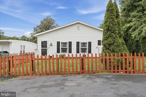 21434 Greenbrier Rd, BOONSBORO, MD, 21713-1607 | Card Image