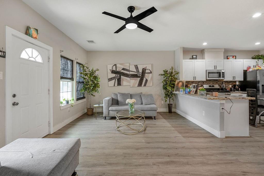 Residential Income in Houston 3