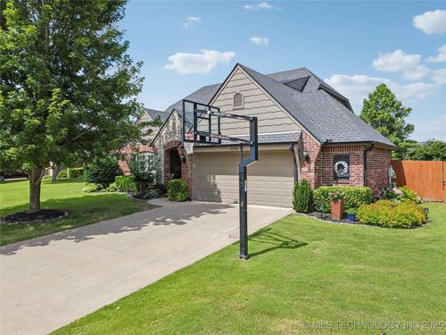 11710 Willow St, Jenks, OK, 74037-4357 | Card Image
