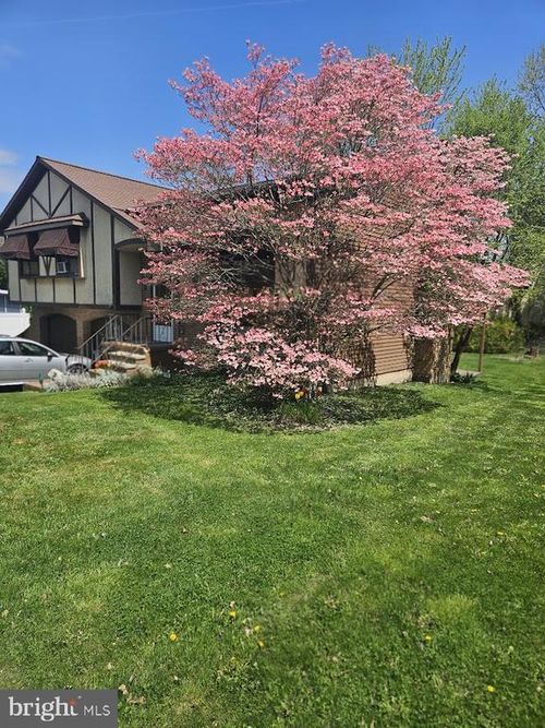 110 Stevens Ln, EXETER, PA, 18643-1219 | Card Image