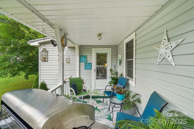 Front porch | Image 4