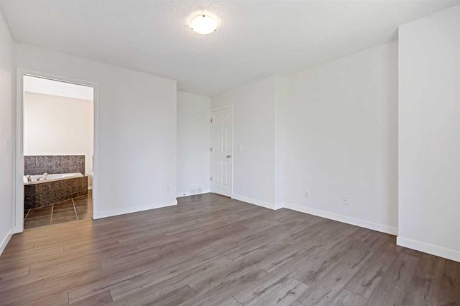 19 Rockyspring Green Nw, House other with 4 bedrooms, 4 bathrooms and 4 parking in Calgary AB | Image 26