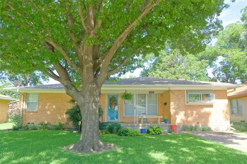 405 Meadow Dr, Gainesville, TX, 76240-5133 | Card Image