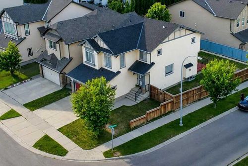 799 New Brighton Dr Se, Calgary, AB, T2Z1A1 | Card Image