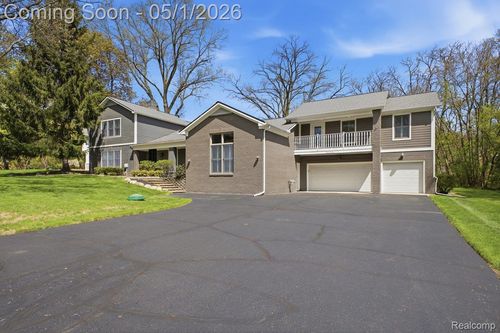 26296 Franklin Ct, Franklin, MI, 48025-1059 | Card Image