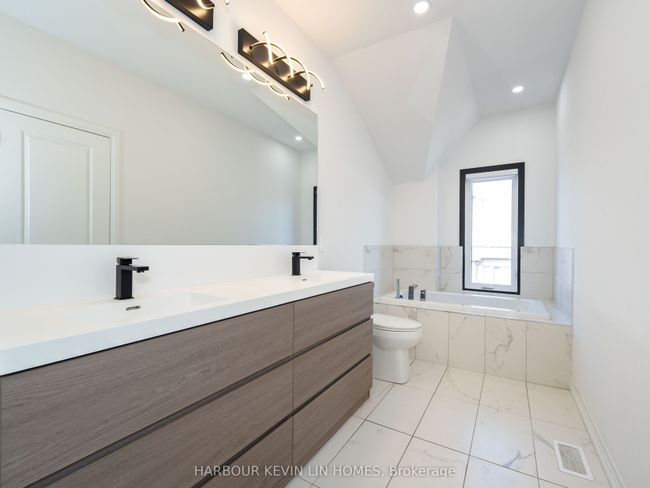 9080 Woodbine Ave, House attached with 3 bedrooms, 3 bathrooms and 1 parking in Markham ON | Image 32