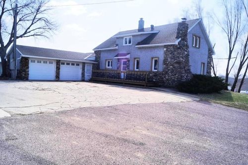 18018 State Highway 15, New Ulm, MN, 56073-4418 | Card Image