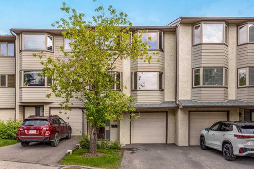 160 Glamis Terr Sw, Calgary, AB, T3E6V3 | Card Image