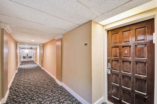 208-3800 N Hills Drive, Hollywood, FL, 33021 | Card Image