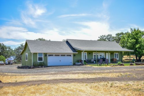 304 Ayres Rd, Eagle Point, OR, 97524-6528 | Card Image