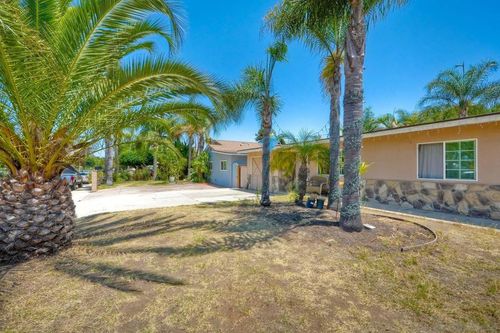 759 W 10th Ave, Escondido, CA, 92025-4741 | Card Image