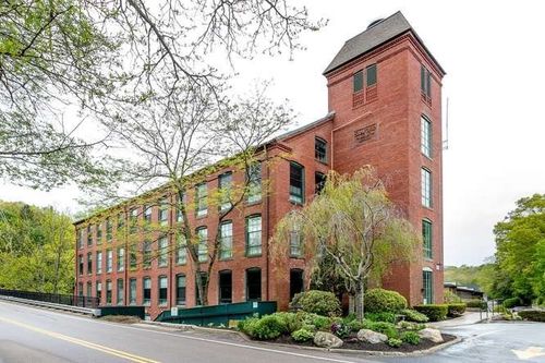 66-14 Sanford St, Medway, MA, 02053-1047 | Card Image