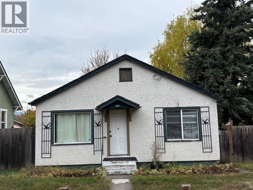 {{alt}} | Card Image