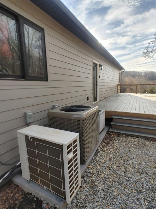 8915 Charlemont Rd, House other with 3 bedrooms, 3 bathrooms and null parking in Goode VA | Image 96