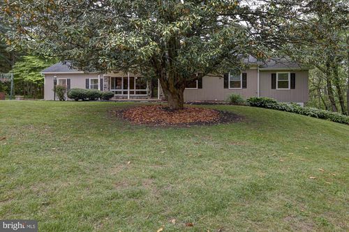 228 Schoolhouse Rd, WEST GROVE, PA, 19390-9712 | Card Image