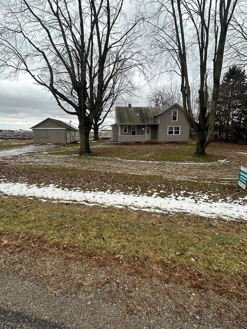 1665 Lincoln Hwy, Bucyrus, OH, 44820-9455 | Card Image