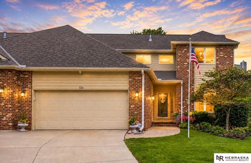 723 Lancashire Ct, Lincoln, NE, 68510-5216 | Card Image