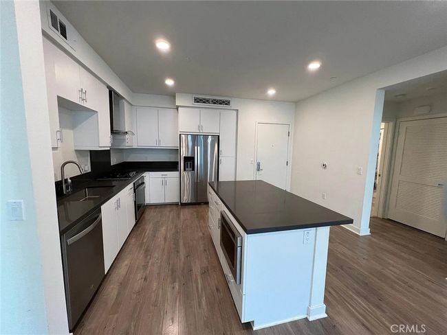 2404 Nolita, Condo with 2 bedrooms, 2 bathrooms and 2 parking in Irvine CA | Image 4