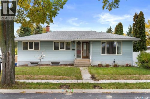 100 Knowles Cres, Regina, SK, S4S4P1 | Card Image