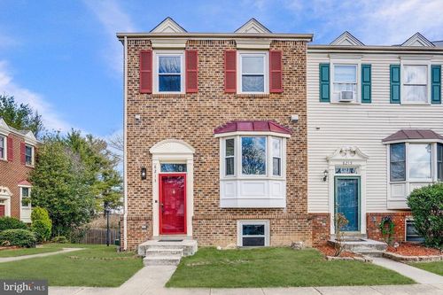8213 Roxbury Dr, ALEXANDRIA, VA, 22309-3727 | Card Image